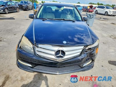 Piąte zdjęcie samochodu w środku: 2011 MERCEDES-BENZ C 300 VIN:WDDGF5EB7BR158957 - miniatura
