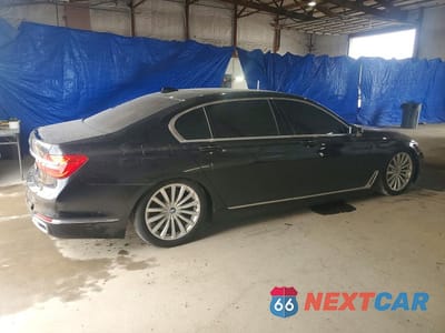 Trzecie zdjęcie samochodu z tyłu: 2016 BMW 750 I VIN:WBA7F0C50GGL99687 - miniatura