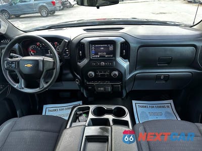 Zdjęcie 9 z 12 samochodu: 2022 CHEVROLET SILVERADO K1500 CUSTOM VIN:1GCPDBEK7NZ549593 - miniatura