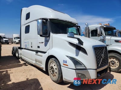 2020 VOLVO VNL SEMI TRUCK 4V4NC9EH0LN228043 - główne zdjęcie licytacji z USA - miniatura