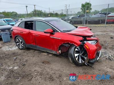 Czwarte zdjęcie samochodu z boku: 2021 VOLKSWAGEN ID.4 PRO S VIN:WVGUNPE28MP059618 - miniatura
