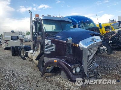 2014 FREIGHTLINER CORONADO SD 122 SEMI TRUCK 3AKJGNDV4EDFT2932 - główne zdjęcie licytacji z USA - miniatura