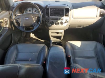 Zdjęcie 8 z 13 samochodu: 2003 FORD ESCAPE XLT VIN:1FMCU93103KC97561 - miniatura