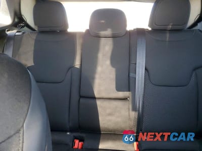 Zdjęcie 10 z 13 samochodu: 2022 JEEP RENEGADE ALTITUDE VIN:ZACNJDE14NPN69055 - miniatura