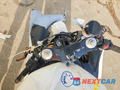 Zdjęcie 7 z 9 samochodu: 2007 YAMAHA YZFR6 L VIN:JYARJ12E77A019180 - miniatura
