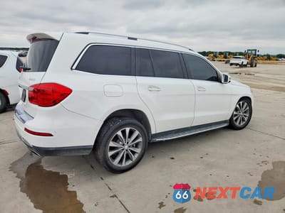 Trzecie zdjęcie samochodu z tyłu: 2016 MERCEDES-BENZ GL 450 4MATIC VIN:4JGDF6EE7GA636678 - miniatura