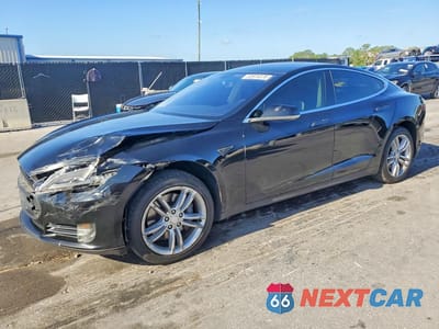 2013 TESLA MODEL S 5YJSA1CP4DFP06951 - główne zdjęcie licytacji z USA - miniatura