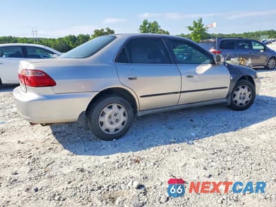 Trzecie zdjęcie samochodu z tyłu: 1999 HONDA ACCORD LX VIN:1HGCG6656XA112810 - miniatura