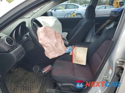 Zdjęcie 7 z 12 samochodu: 2005 MAZDA 3 HATCHBACK VIN:JM1BK343251306420 - miniatura