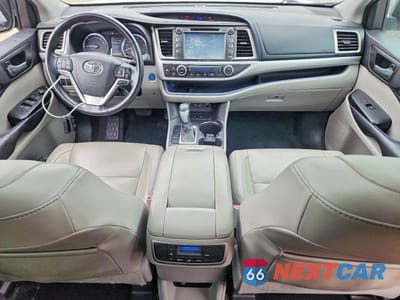 Zdjęcie 8 z 13 samochodu: 2017 TOYOTA HIGHLANDER HYBRID XLE VIN:5TDJGRFH0HS022896 - miniatura