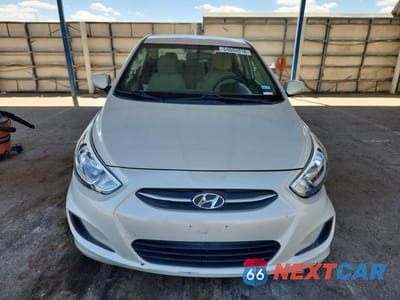 Piąte zdjęcie samochodu w środku: 2017 HYUNDAI ACCENT SE VIN:KMHCT4AE9HU252853 - miniatura