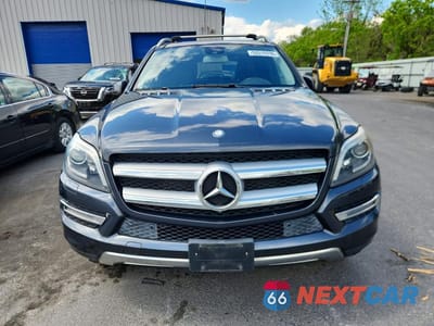 Piąte zdjęcie samochodu w środku: 2015 MERCEDES-BENZ GL 450 4MATIC VIN:4JGDF6EE9FA477189 - miniatura