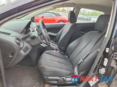 Zdjęcie 7 z 12 samochodu: 2013 MAZDA MAZDA2 SE VIN:JM1DE1LY4D0158356 - miniatura