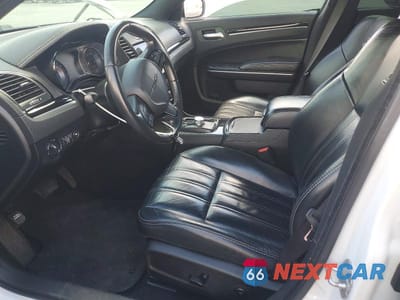Zdjęcie 7 z 13 samochodu: 2019 CHRYSLER 300 S VIN:2C3CCABG4KH697888 - miniatura