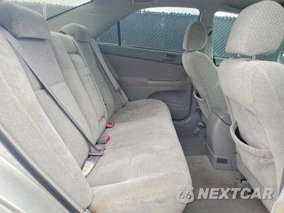 Zdjęcie 10 z 12 samochodu: 2004 TOYOTA CAMRY LE VIN:4T1BE32K64U856570 - miniatura