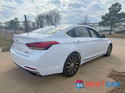 Czwarte zdjęcie samochodu z boku: 2015 HYUNDAI GENESIS 3.8L VIN:KMHGN4JE9FU068196 - miniatura