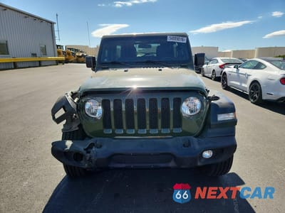 Piąte zdjęcie samochodu w środku: 2020 JEEP WRANGLER UNLIMITED SPORT VIN:1C4HJXDG9LW312481 - miniatura
