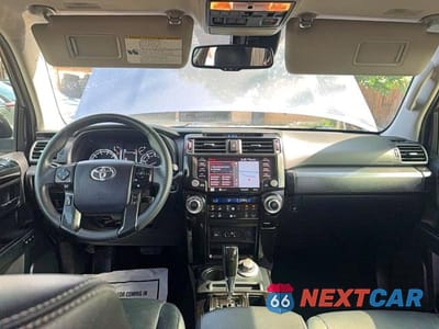 Zdjęcie 9 z 10 samochodu: 2020 TOYOTA 4RUNNER NIGHTSHADE EDITION VIN:JTEBU5JR2L5760487 - miniatura