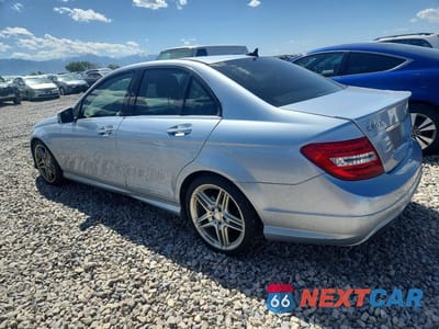 Drugie zdjęcie samochodu z przodu: 2013 MERCEDES-BENZ C 300 4MATIC VIN:WDDGF8AB2DA818430 - miniatura