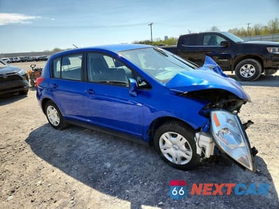 Czwarte zdjęcie samochodu z boku: 2012 NISSAN VERSA 1.8 S VIN:3N1BC1CP6CK225344 - miniatura