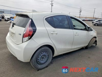 Trzecie zdjęcie samochodu z tyłu: 2015 TOYOTA PRIUS C TWO VIN:JTDKDTB35F1583173 - miniatura