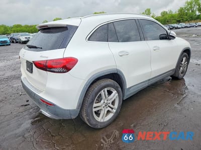 Trzecie zdjęcie samochodu z tyłu: 2021 MERCEDES-BENZ GLA 250 4MATIC VIN:W1N4N4HB2MJ164696 - miniatura
