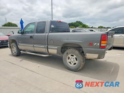 Drugie zdjęcie samochodu z przodu: 2002 CHEVROLET SILVERADO K1500 VIN:2GCEK19T121210133 - miniatura