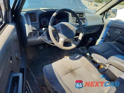 Zdjęcie 8 z 12 samochodu: 2001 NISSAN FRONTIER KING CAB XE VIN:1N6DD26S01C333502 - miniatura
