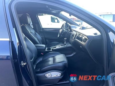 Piąte zdjęcie samochodu w środku: 2018 PORSCHE MACAN S VIN:WP1AB2A5XJLB34419 - miniatura