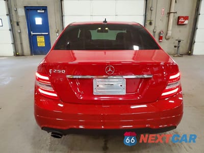 Zdjęcie 6 z 12 samochodu: 2014 MERCEDES-BENZ C 250 VIN:WDDGF4HB6EA929580 - miniatura