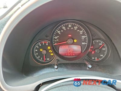 Zdjęcie 9 z 12 samochodu: 2012 VOLKSWAGEN BEETLE TURBO VIN:3VW467AT3CM640123 - miniatura