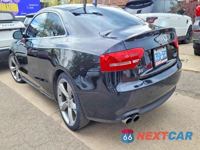 Trzecie zdjęcie samochodu z tyłu: 2012 AUDI A5 PREMIUM PLUS VIN:WAULFAFR0CA027153 - miniatura