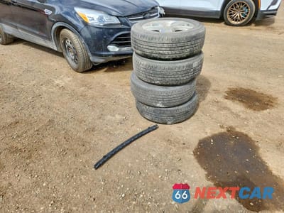 Zdjęcie 13 z 14 samochodu: 2012 KIA SORENTO EX VIN:5XYKUDA2XCG283137 - miniatura