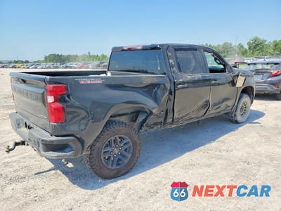 Trzecie zdjęcie samochodu z tyłu: 2021 CHEVROLET SILVERADO VIN:3GCPYCEF4MG249926 - miniatura