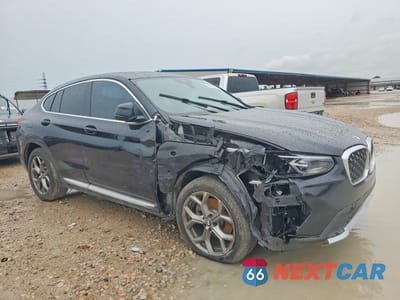 Czwarte zdjęcie samochodu z boku: 2025 BMW X4 XDRIVE30I VIN:5UX33DT09S9X83419 - miniatura