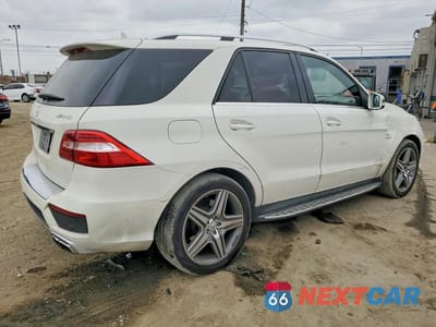 Trzecie zdjęcie samochodu z tyłu: 2013 MERCEDES-BENZ ML 63 AMG VIN:4JGDA7EB4DA176417 - miniatura