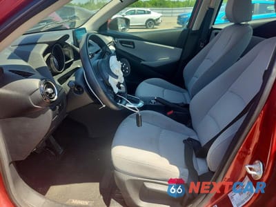 Zdjęcie 7 z 12 samochodu: 2019 TOYOTA YARIS LE VIN:3MYDLBYV5KY503389 - miniatura