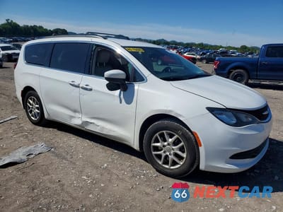 Czwarte zdjęcie samochodu z boku: 2020 CHRYSLER VOYAGER LXI VIN:2C4RC1DG2LR156823 - miniatura