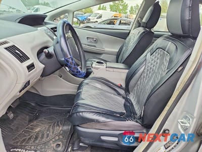 Zdjęcie 7 z 12 samochodu: 2016 TOYOTA PRIUS V TWO VIN:JTDZN3EU2GJ046200 - miniatura