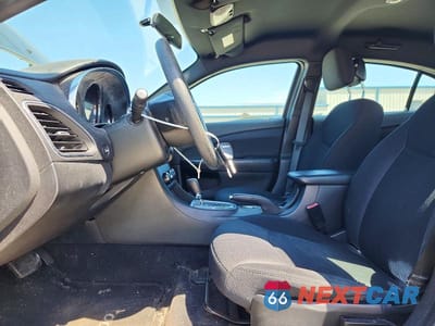 Zdjęcie 7 z 12 samochodu: 2013 CHRYSLER 200 LX VIN:1C3CCBAB1DN691861 - miniatura