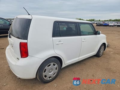 Trzecie zdjęcie samochodu z tyłu: 2009 TOYOTA SCION XB VIN:JTLKE50E491088663 - miniatura