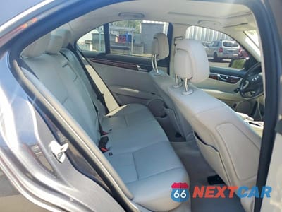 Zdjęcie 10 z 13 samochodu: 2011 MERCEDES-BENZ C 300 4MATIC VIN:WDDGF8BB6BR174511 - miniatura