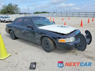Czwarte zdjęcie samochodu z boku: 2002 FORD CROWN VICTORIA VIN:2FAFP73W82X145859 - miniatura