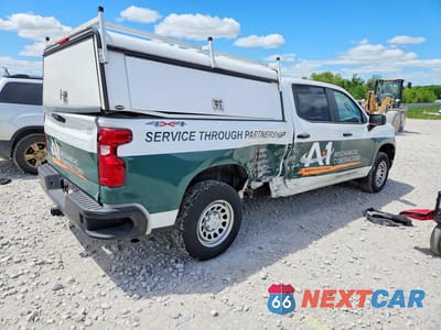 Trzecie zdjęcie samochodu z tyłu: 2024 CHEVROLET SILVERADO K1500 VIN:3GCUDAED1RG231490 - miniatura