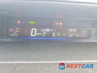 Zdjęcie 9 z 12 samochodu: 2016 TOYOTA PRIUS V TWO VIN:JTDZN3EU2GJ046200 - miniatura