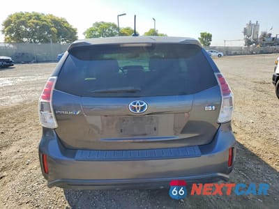 Zdjęcie 6 z 12 samochodu: 2016 TOYOTA PRIUS V FOUR VIN:JTDZN3EU6GJ042070 - miniatura