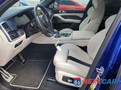 Zdjęcie 7 z 14 samochodu: 2023 BMW X5 M VIN:5YMJU0C07P9P30344 - miniatura