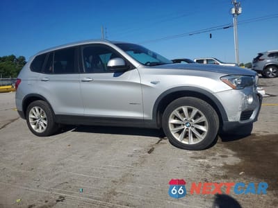 Czwarte zdjęcie samochodu z boku: 2017 BMW X3 SDRIVE28I VIN:5UXWZ7C33H0X42322 - miniatura