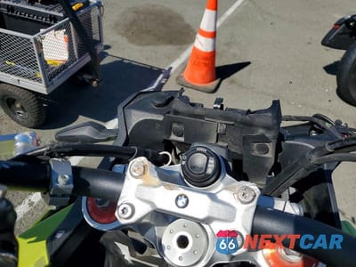 Zdjęcie 7 z 8 samochodu: 2025 BMW F 900 GS VIN:WB10K6309S6L32301 - miniatura