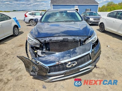 Piąte zdjęcie samochodu w środku: 2018 INFINITI QX30 PREMIUM VIN:SJKCH5CR0JA049933 - miniatura